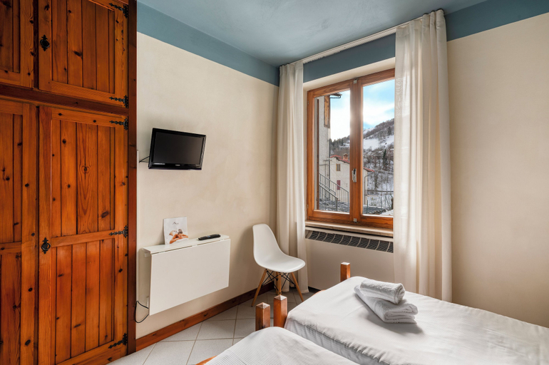 Bedroom 4, Hotel Miramonti Family & SPA, Cuneo