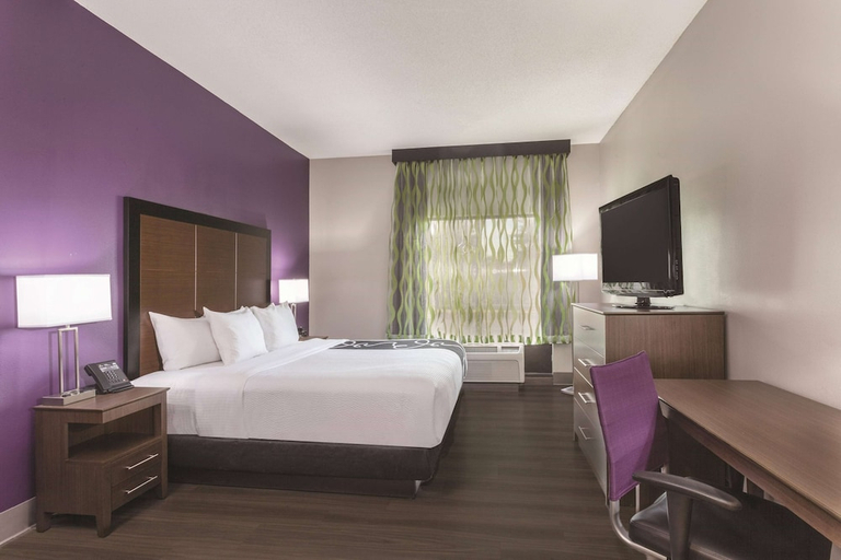 Bedroom 4, La Quinta Inn Suites By Wyndham Columbus North, Muscogee