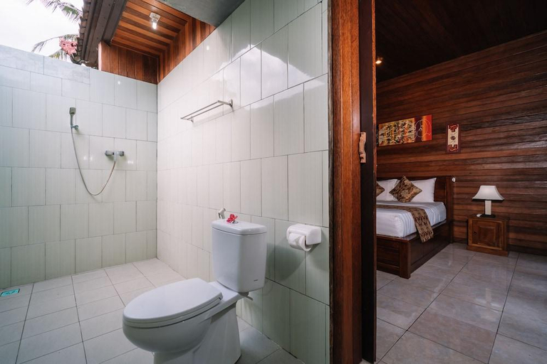 Bathroom 5, D and B Bungalows, Klungkung