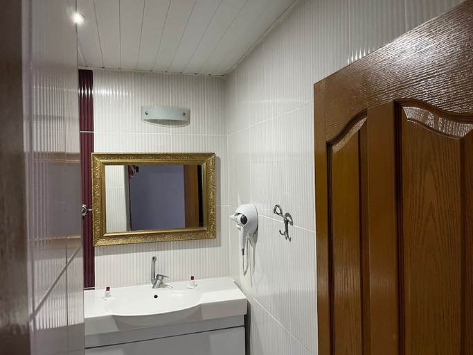 Bathroom, Metros Hotel, Merkez