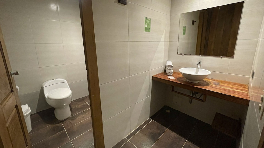 Bathroom 5, Hotel Amazon by On Vacation, Leticia