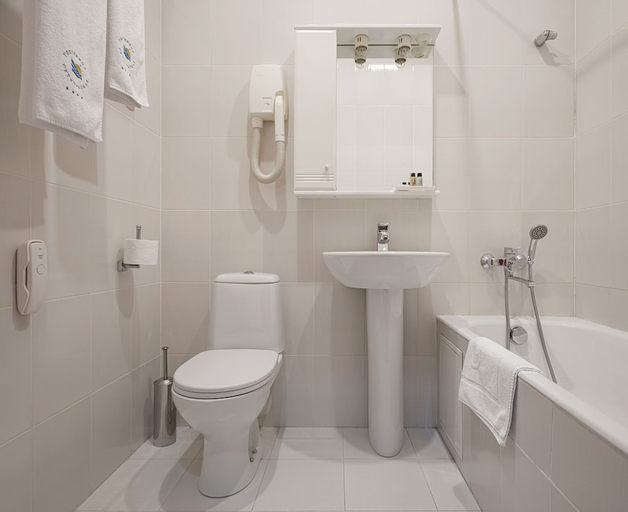 Bathroom 3, Hotel Oktyabrskaya, Krasnoyarsk