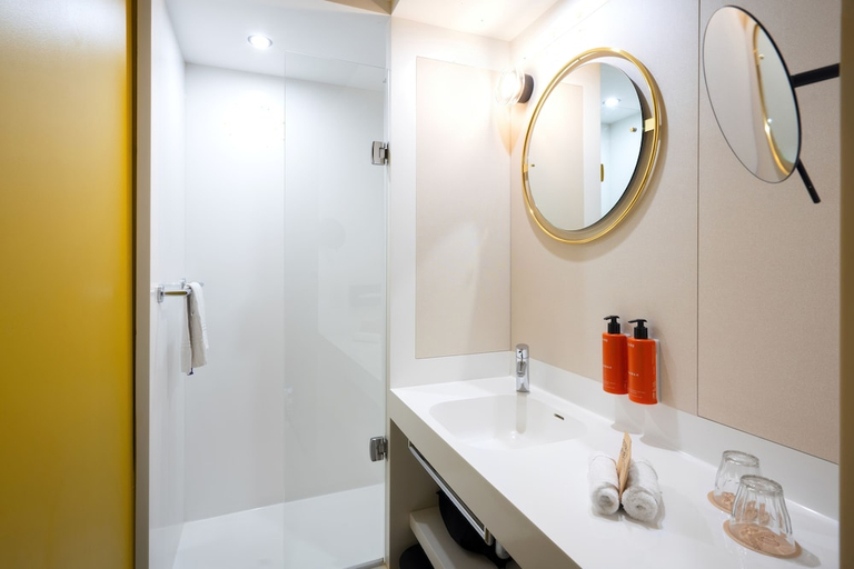 Bathroom 3, Hotel Maison Louise Lille Centre - Handwritten Collection, Nord