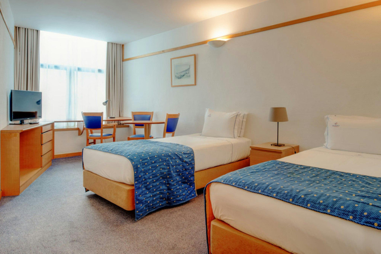 Bedroom 3, VIP Executive Eden Aparthotel, Lisbon