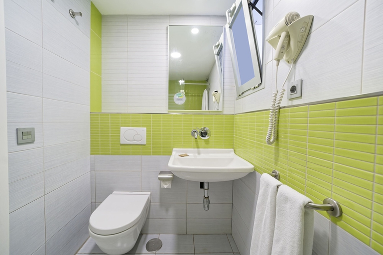Bathroom 4, Servatur Riosol, Las Palmas