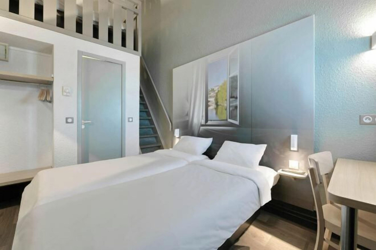 Bedroom 3, B&B Hotel Le Mans Sud, Sarthe