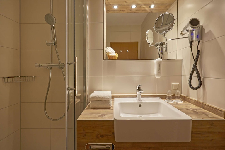 Bathroom 5, HYPERION Hotel Garmisch – Partenkirchen, Garmisch-Partenkirchen
