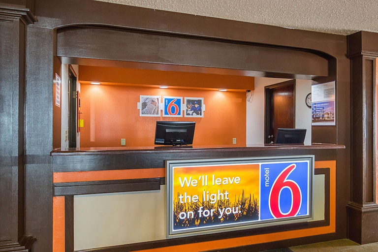 Public Area, Motel 6 Waterloo, IA - Crossroads Mall - Cedar Falls, Black Hawk
