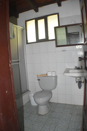 Bathroom 3, Casa Giralda, Baños