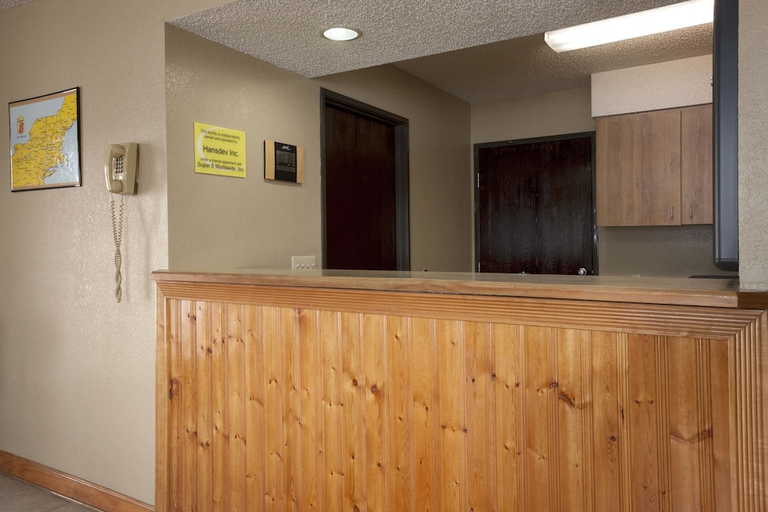 Public Area, Super 8 by Wyndham Pulaski, Oswego