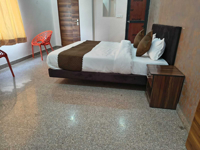 Room 5, Hotel Funday Grand, Jaipur