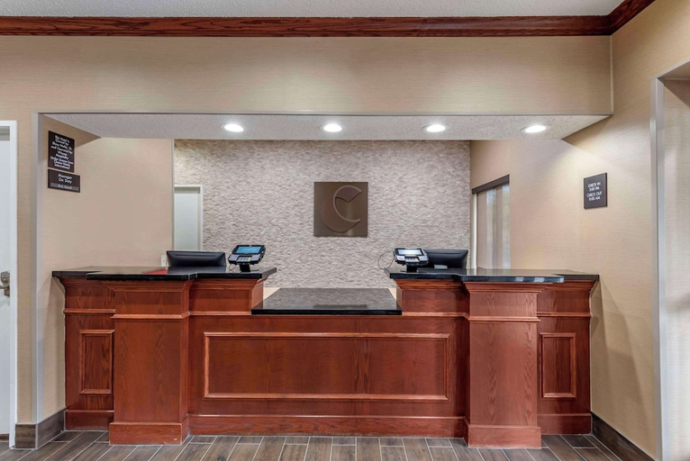 Public Area, Comfort Inn & Suites Middletown - Franklin, Warren