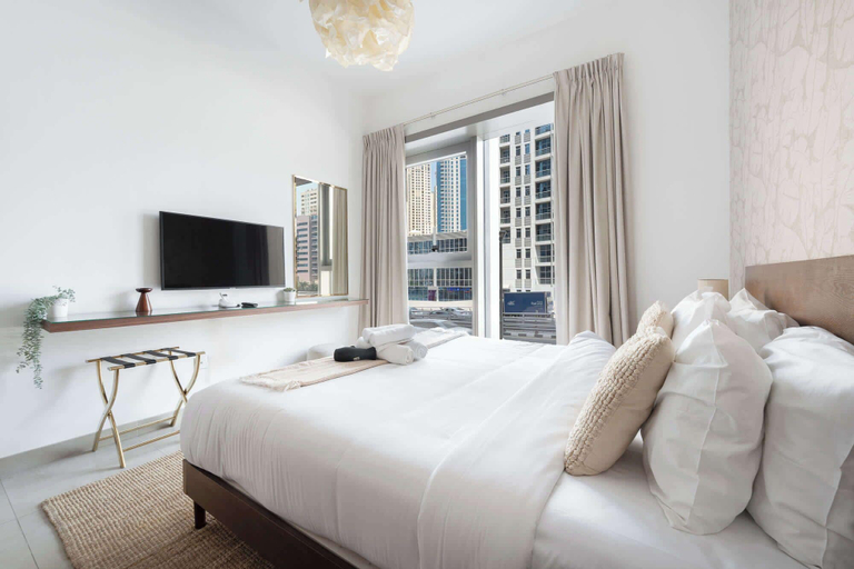 Room 3, Dubai Marina Sleeps 3 Very Close to the Beach, Dubai