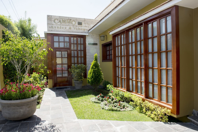 Exterior & Views