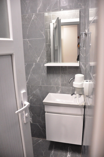 Bathroom, Navan hotel, Beyoğlu
