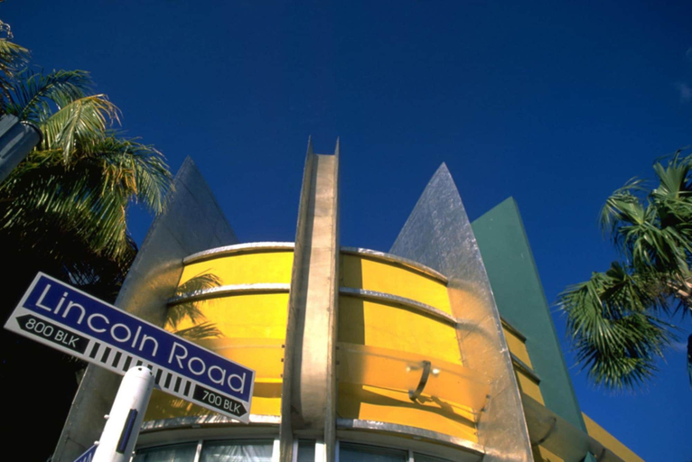 Room 2, South Beach Bachelor Ette 7BR 4BA - 16 Single Beds, Miami-Dade