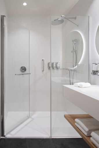Bathroom 4, Hampton by Hilton Tallinn, Tallinn