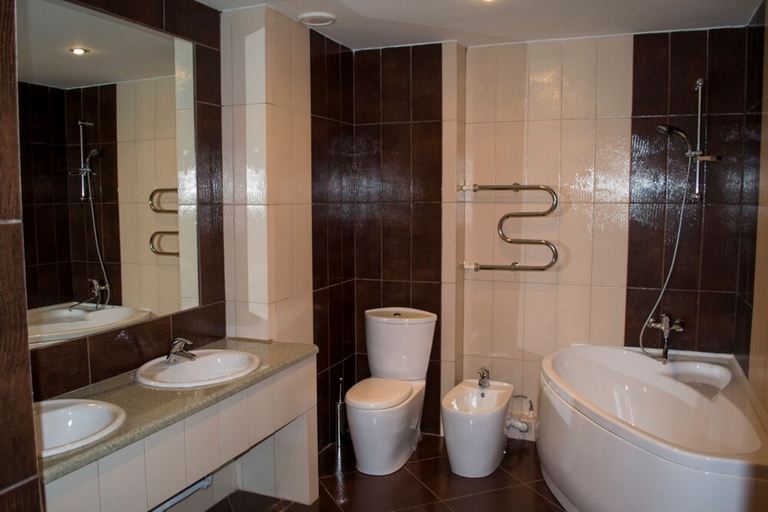 Bathroom 4, Korona Hotel, Magnitogorsk gorsovet