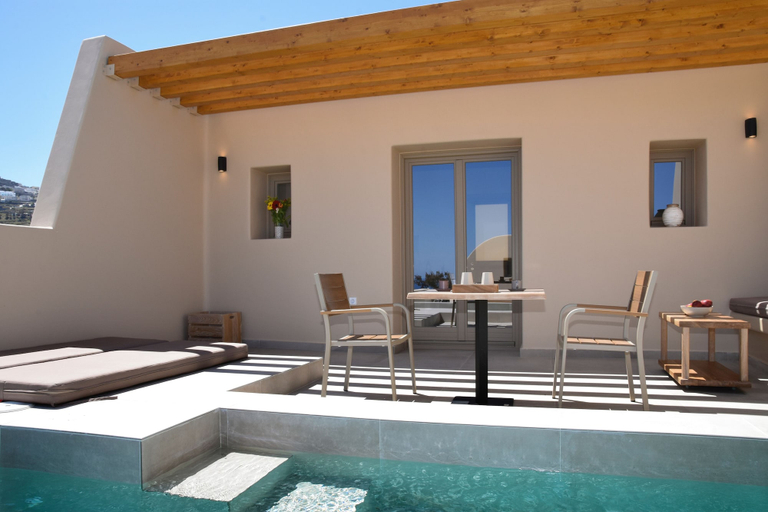 Outdoor dining 2, Santorini - Villa - Sleeps 2 - Pool - Parking, South Aegean