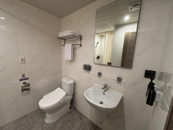 Bathroom 4, Water Woods Inn, Kaohsiung