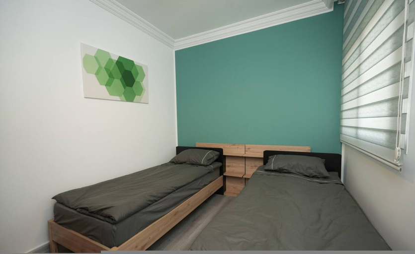 Room 4, The Green Apartment Badaro 3 Bdrms, Beirut