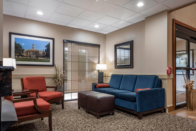 Public Area, Comfort Suites State College near Penn State, Centre