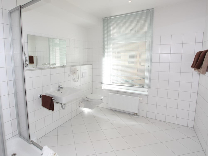 Bathroom, Hotel Arcade, Wuppertal