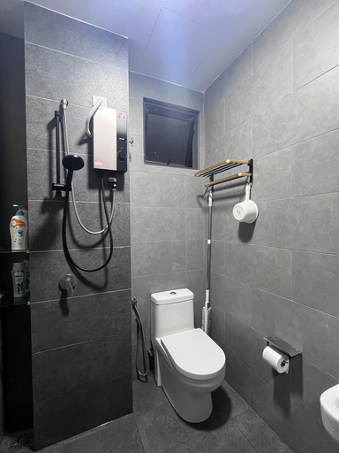 Bathroom 4, Neu Suites, Kuala Lumpur