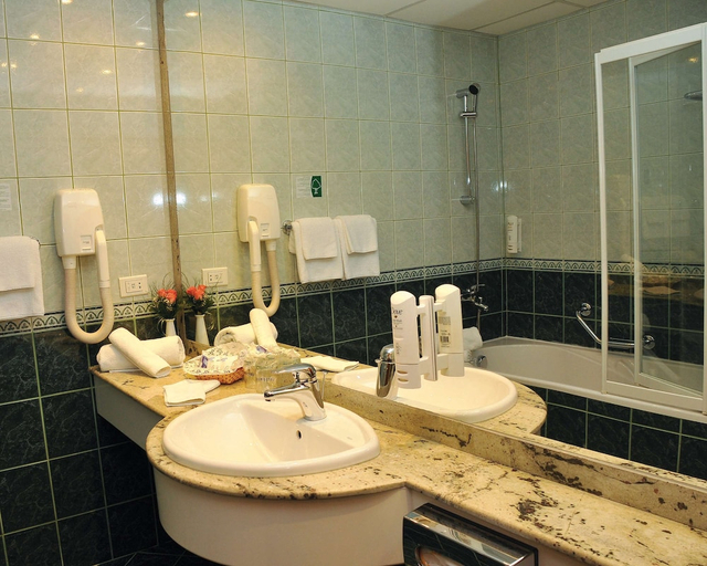 Bathroom 4, Best Western Hotel Turist, Skopje