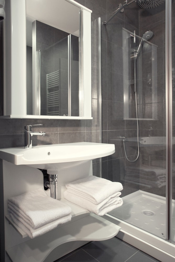 Bathroom 4, Adagio Moscow Paveletskaya, Central