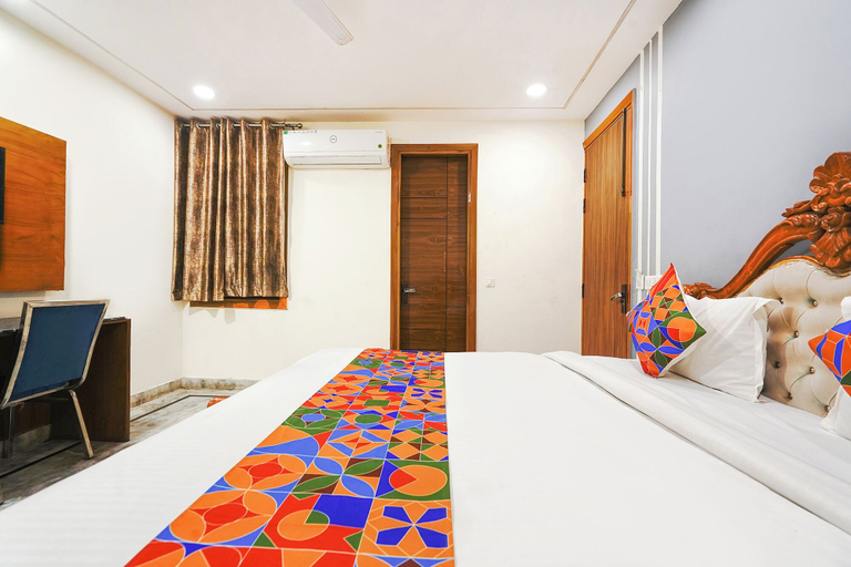 Room 4, Fabhotel Golden Mansion, Delhi