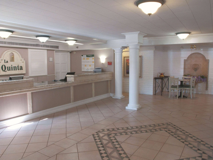 Public Area, La Quinta Inn by Wyndham Bakersfield South, Kern