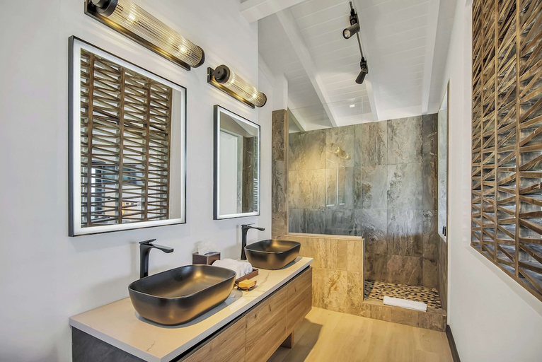 Bathroom 4, Tamarind Hills Resort and Villas