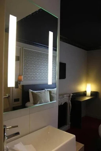 Bathroom 5, Le Montmartre Saint Pierre, Paris