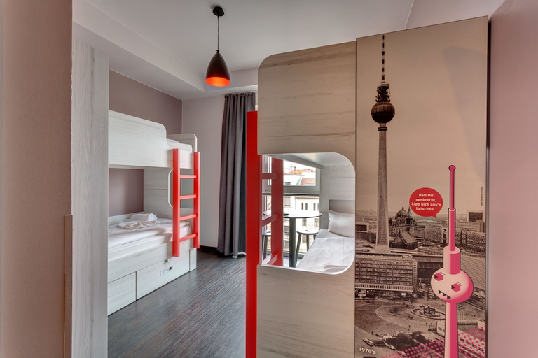 Bedroom 3, MEININGER Hotel Berlin Alexanderplatz, Berlin