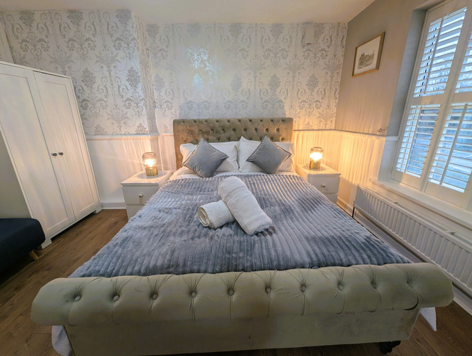 Room 4, Lakeside Oxford Hotel, Oxfordshire