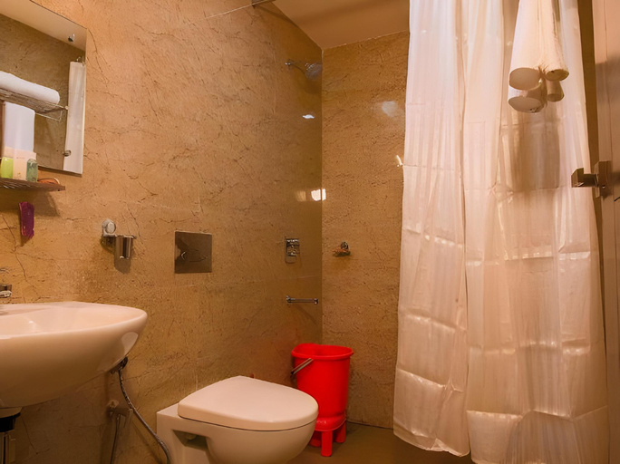Bathroom 4, Aloka Stay Inn, Vellore