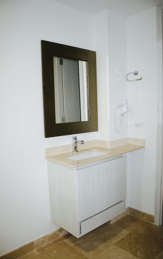 Bathroom 3, Hotel Madeiro, Medellín