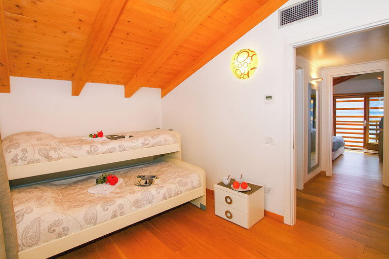 Bedroom, Riva Bellano Margherita 2, Lecco