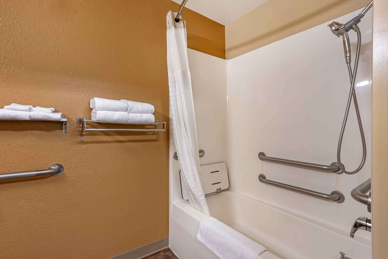 Bathroom 5, Extended Stay America Select Suites - Columbia - Stadium Blvd., Boone