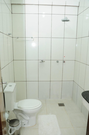 Bathroom 4, Eder Hotel, Cacoal