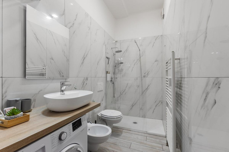 Bathroom 3, Arco-Cina town, 4 posti letto, Milano