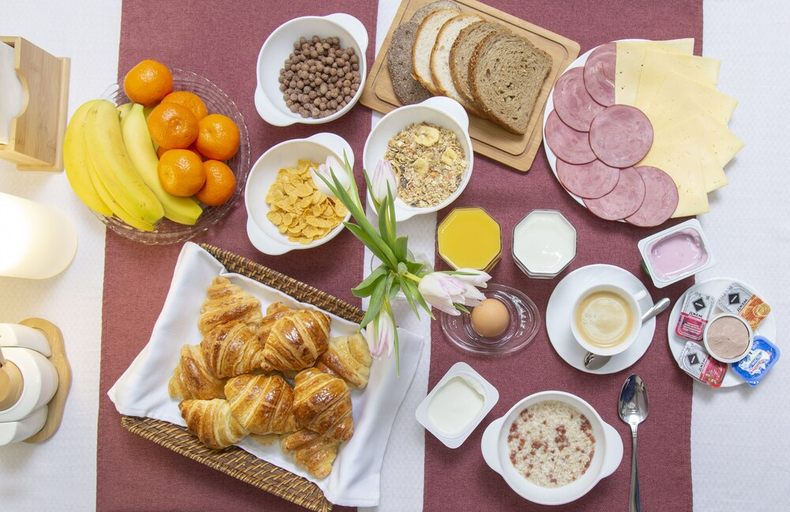 Food & Drinks, Iskra hotel, Sankt-Peterburg gorsovet