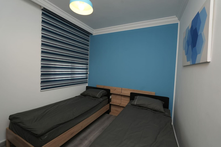 Room 5, The Blue Apartment Badaro 3 Bdrm 24 7 Electric, Beirut