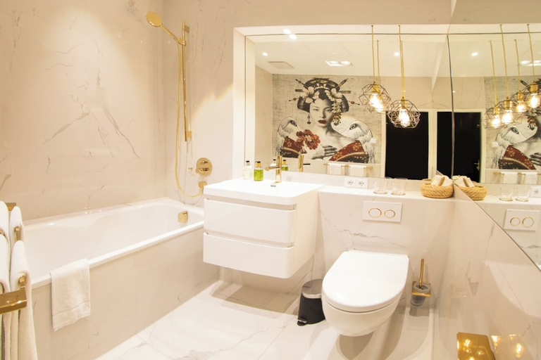 Bathroom 5, Boutique Hotel Krone München, München