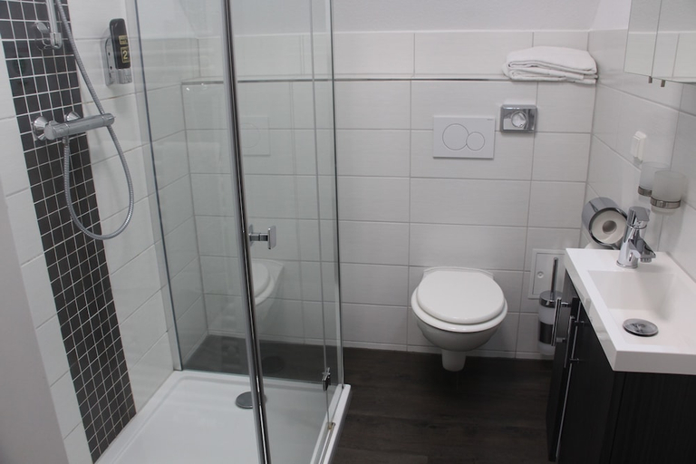 Bathroom 4, Regiohotel Schanzenhaus, Harz