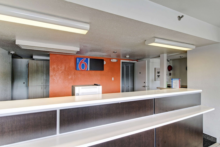 Public Area 2, Motel 6 Amherst, OH - Cleveland West - Lorain, Lorain
