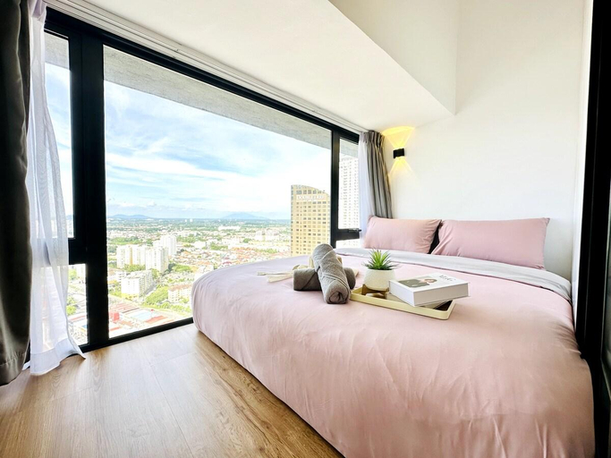 Bedroom, MWHolidayA1503{CozySuites}PrivateBathtubFreeParkin, Malacca City
