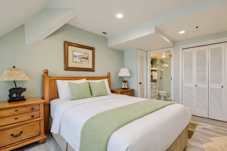 Room 3, Unique Park City Ski Resort Condos, Summit