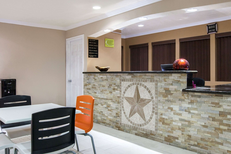 Public Area, Super 8 by Wyndham Sherman, Grayson